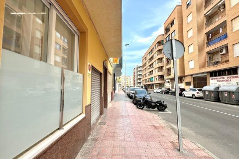 Lägenhet till salu Torrevieja, Alicante, Spanien 2 sovrum, 100 kvm. Nr. 139306 - foto 3