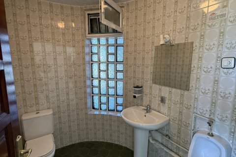 House for sale in Garrafe de Torio, Leon, Spain 3 bedrooms, 354 sq.m. No. 187998 - photo 12