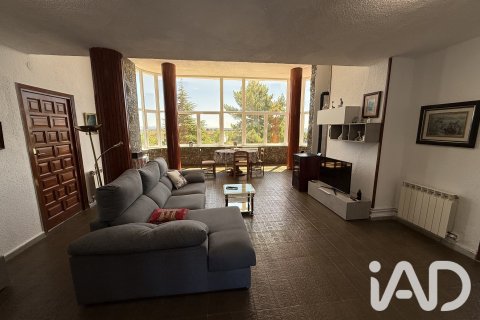 House for sale in Garrafe de Torio, Leon, Spain 3 bedrooms, 354 sq.m. No. 187998 - photo 14