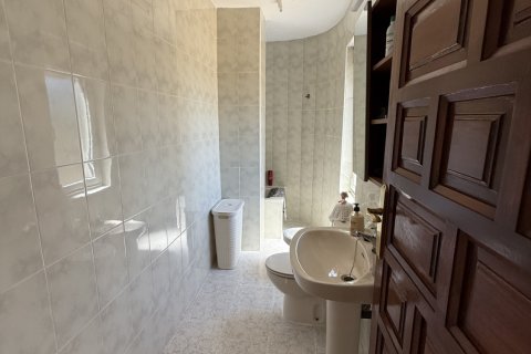House for sale in Garrafe de Torio, Leon, Spain 3 bedrooms, 354 sq.m. No. 187998 - photo 24