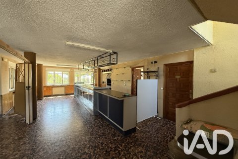 House for sale in Garrafe de Torio, Leon, Spain 3 bedrooms, 354 sq.m. No. 187998 - photo 6