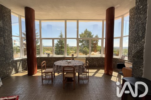 House for sale in Garrafe de Torio, Leon, Spain 3 bedrooms, 354 sq.m. No. 187998 - photo 16