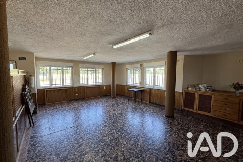 House for sale in Garrafe de Torio, Leon, Spain 3 bedrooms, 354 sq.m. No. 187998 - photo 4