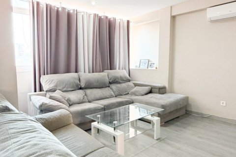 Apartment à vendre à Malaga, Espagne, 3 chambres, 80 m2 No. 188001 - photo 2