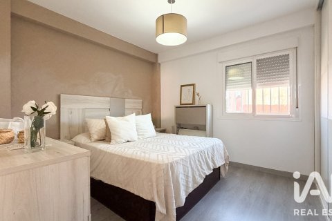 Apartment à vendre à Malaga, Espagne, 3 chambres, 80 m2 No. 188001 - photo 4