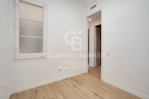 Huoneisto myytävänä Barcelona, Espanja, 3 makuuhuonetta, 82 m2 No. 157571 - kuva 12