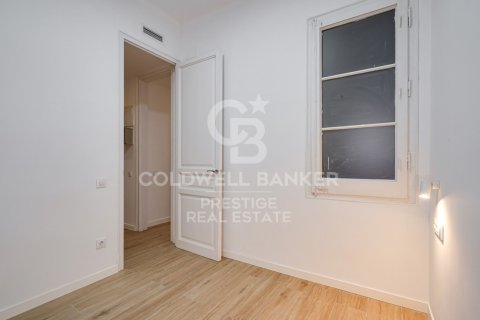 Huoneisto myytävänä Barcelona, Espanja, 3 makuuhuonetta, 82 m2 No. 157571 - kuva 15