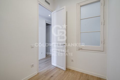 Huoneisto myytävänä Barcelona, Espanja, 3 makuuhuonetta, 82 m2 No. 157571 - kuva 14