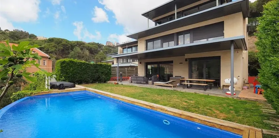 Дом в Барселона, Испания 7 спален, №141266