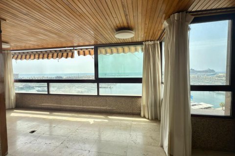 Attico in vendita a Alicante, Spagna 6 camere da letto, 391 mq. N° 165604 - foto 4