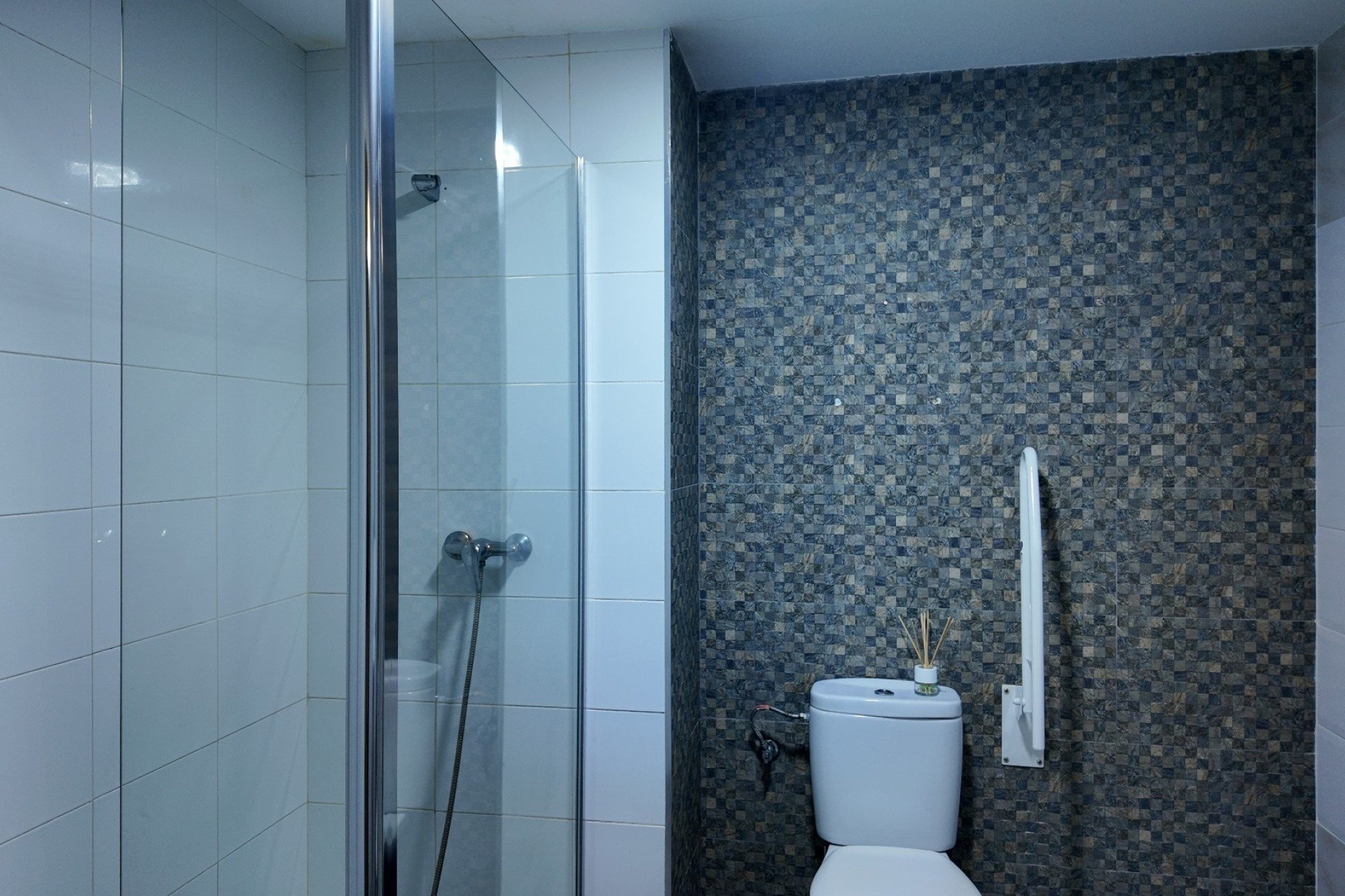 Propiedad comercial en Alicante, España 3 dormitorios, 89 m2 No. 148622