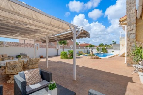 Villa en Rojales, Alicante, España 7 dormitorios, 204 m2 No. 149798