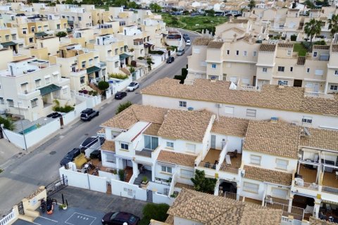 Townhouse for sale in Alicante, Spain 3 bedrooms, 170 sq.m. No. 149793 - photo 12
