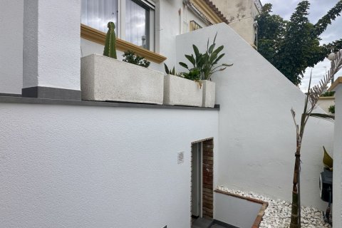Townhouse for sale in Alicante, Spain 3 bedrooms, 170 sq.m. No. 149793 - photo 5