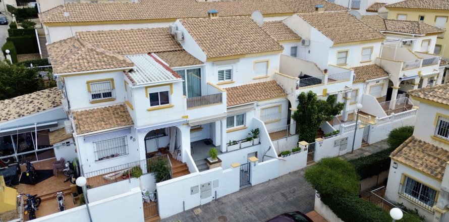 Townhouse in Alicante, Spain 3 bedrooms, 170 sq.m. No. 149793