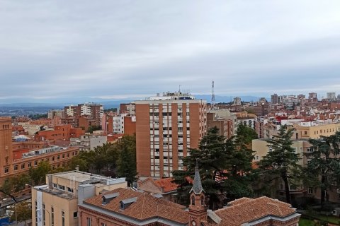 Apartment for rent in Madrid, Spain 3 bedrooms, 160 sq.m. No. 168555 - photo 24