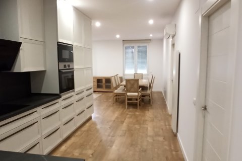 Apartment for rent in Madrid, Spain 3 bedrooms, 160 sq.m. No. 168555 - photo 18