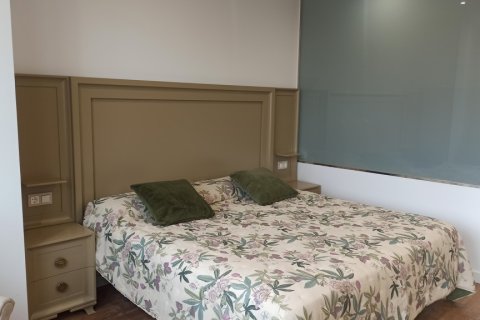 Apartment for rent in Madrid, Spain 3 bedrooms, 160 sq.m. No. 168555 - photo 27