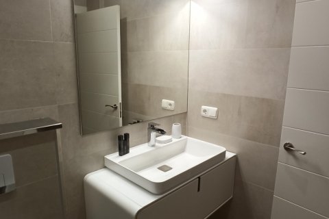 Apartment for rent in Madrid, Spain 3 bedrooms, 160 sq.m. No. 168555 - photo 10