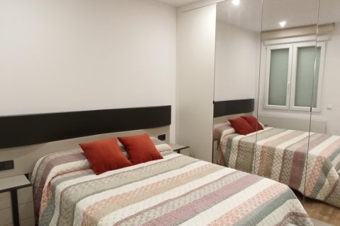 Apartment for rent in Madrid, Spain 3 bedrooms, 160 sq.m. No. 168555 - photo 14