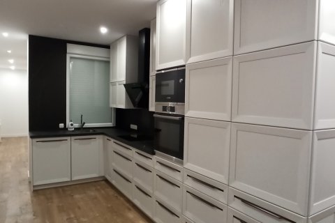 Apartment for rent in Madrid, Spain 3 bedrooms, 160 sq.m. No. 168555 - photo 15