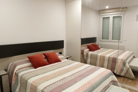 Apartment for rent in Madrid, Spain 3 bedrooms, 160 sq.m. No. 168555 - photo 7