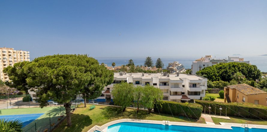 Apartment in Estepona, Malaga, Spain 3 bedrooms, 117 sq.m. No. 168556
