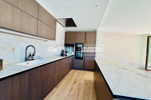 Apartment for rent in Principado De Andorra (Ninguna Poblacion Tiene C.P.), Lleida, Spain 3 bedrooms, 155 sq.m. No. 160477 - photo 5