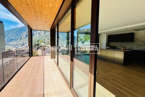 Apartment for rent in Principado De Andorra (Ninguna Poblacion Tiene C.P.), Lleida, Spain 3 bedrooms, 155 sq.m. No. 160477 - photo 15