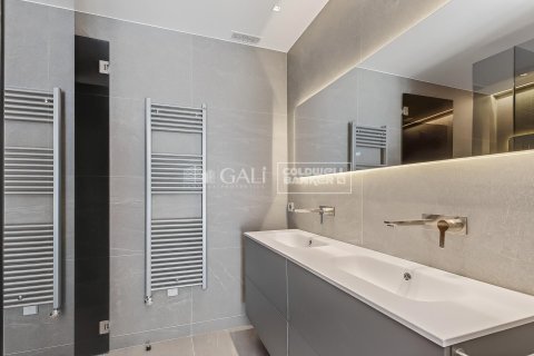 Apartment à louer à Principado De Andorra (Ninguna Poblacion Tiene C.P.), Lleida, Espagne, 3 chambres, 182 m2 No. 160476 - photo 11