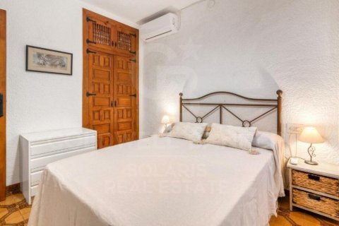 Villa for rent in Javea, Alicante, Spain 4 bedrooms, 235 sq.m. No. 160478 - photo 12