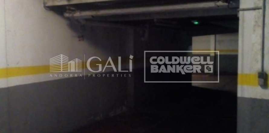 Estacionamiento en Principado De Andorra (Ninguna Poblacion Tiene C.P.), Lérida, España 2 m2 No. 160475
