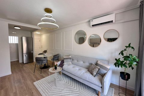 Apartament w Torrevieja, Alicante, Hiszpania 2 sypialnie, 55 mkw. nr 191643 – zdjęcie 4
