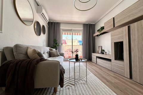 Apartament w Torrevieja, Alicante, Hiszpania 2 sypialnie, 55 mkw. nr 191643 – zdjęcie 2
