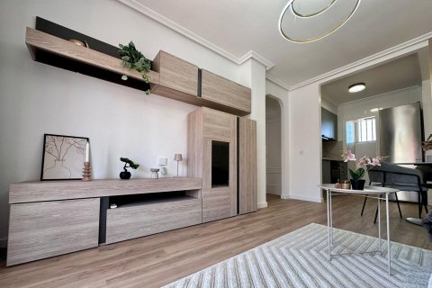 Apartament w Torrevieja, Alicante, Hiszpania 2 sypialnie, 55 mkw. nr 191643 – zdjęcie 17