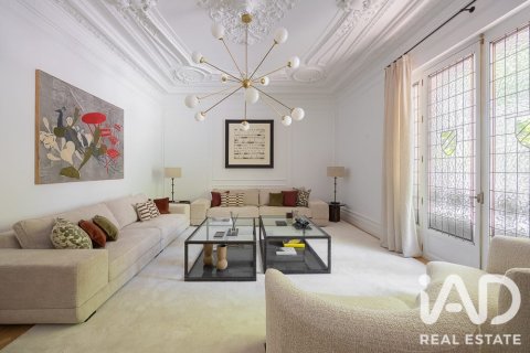 Wohnung in Madrid, Spanien 4 Schlafzimmer, 362 m2 Nr. 196555