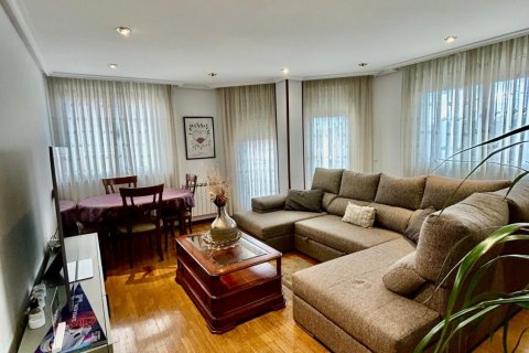 Wohnung zum Verkauf in La Baneza, Leon, Spanien 3 Schlafzimmer, 125 m2 Nr. 184781 - Foto 2