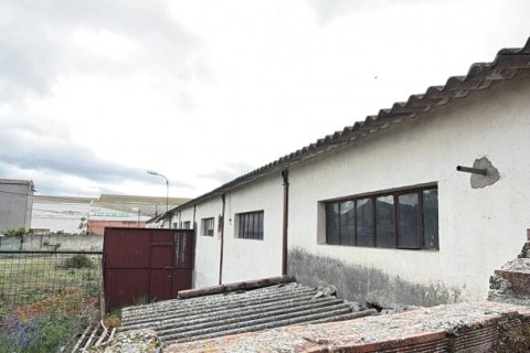Propiedad comercial en venta en Medina del Campo, Valladolid, España 1520 m2 No. 184780 - foto 2