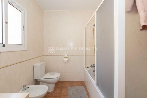 Hus till salu i Lloret de Mar, Girona, Spanien 4 sovrum, 227 kvm. Nr. 187002 - foto 25