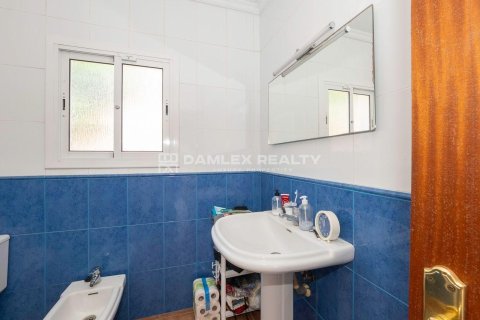 Hus till salu i Lloret de Mar, Girona, Spanien 4 sovrum, 227 kvm. Nr. 187002 - foto 17