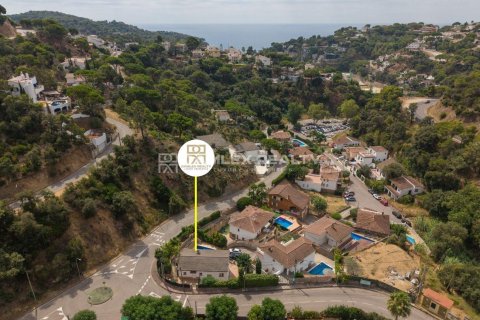 Hus till salu i Lloret de Mar, Girona, Spanien 4 sovrum, 227 kvm. Nr. 187002 - foto 2