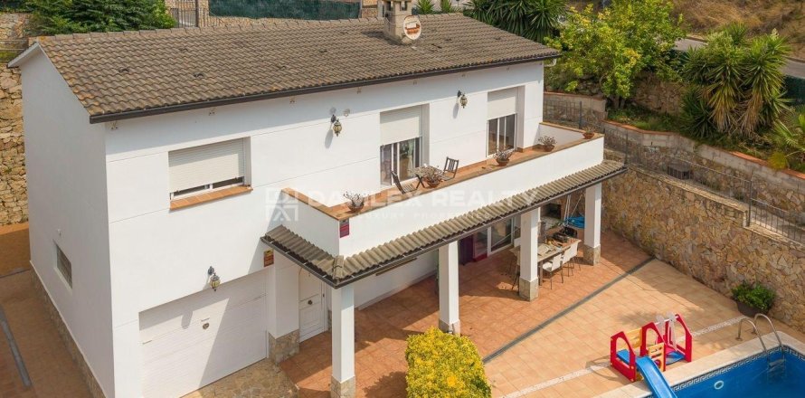 Hus i Lloret de Mar, Girona, Spanien 4 sovrum, 227 kvm. Nr. 187002