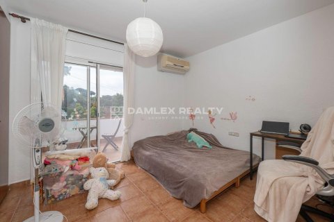 Hus till salu i Lloret de Mar, Girona, Spanien 4 sovrum, 227 kvm. Nr. 187002 - foto 23