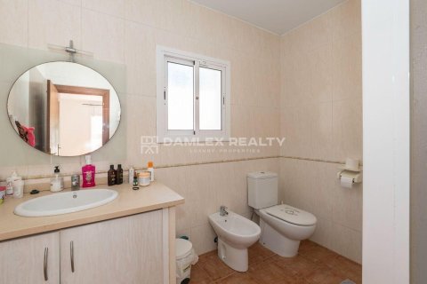 Hus till salu i Lloret de Mar, Girona, Spanien 4 sovrum, 227 kvm. Nr. 187002 - foto 22