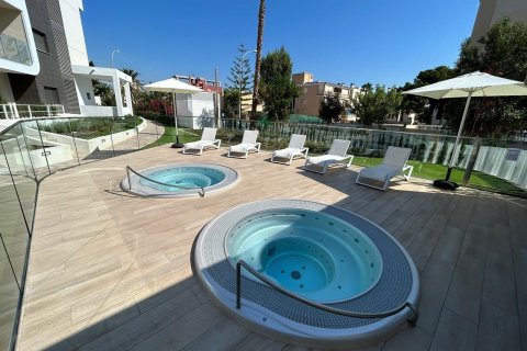 Huoneisto myytävänä Alicante, Espanja, 3 makuuhuonetta, 136 m2 No. 168814 - kuva 24