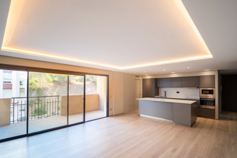 Apartment for sale Malaga, Spain 4 bedrooms, 225 sq.m. No. 107575 - photo 1