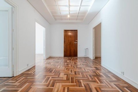 Аренда квартиры в Мадрид, Испания 4 спальни, 260м2 №149718 - фото 6