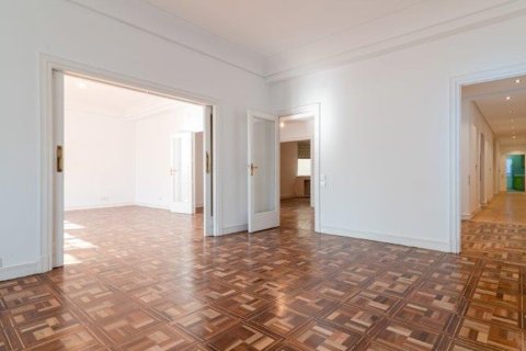 Аренда квартиры в Мадрид, Испания 4 спальни, 260м2 №149718 - фото 13