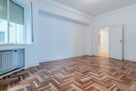 Аренда квартиры в Мадрид, Испания 4 спальни, 260м2 №149718 - фото 9