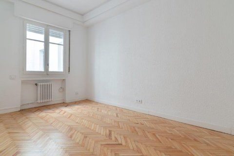 Аренда квартиры в Мадрид, Испания 4 спальни, 260м2 №149718 - фото 24